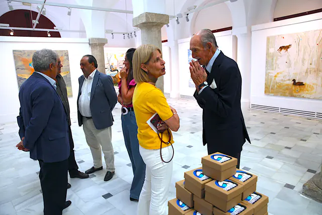 Recepción de invitados en la Pescadería Vieja antes del acto.